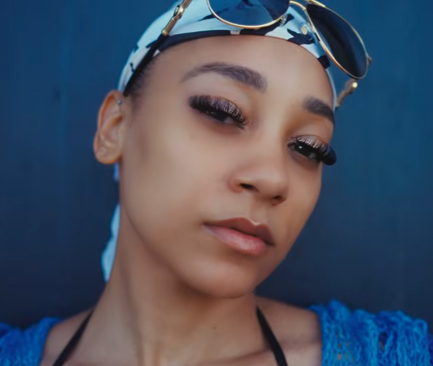 Bena González - Rich Immigrant